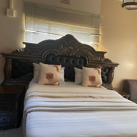 Savannah Guest House Mafikeng Zewnętrze zdjęcie